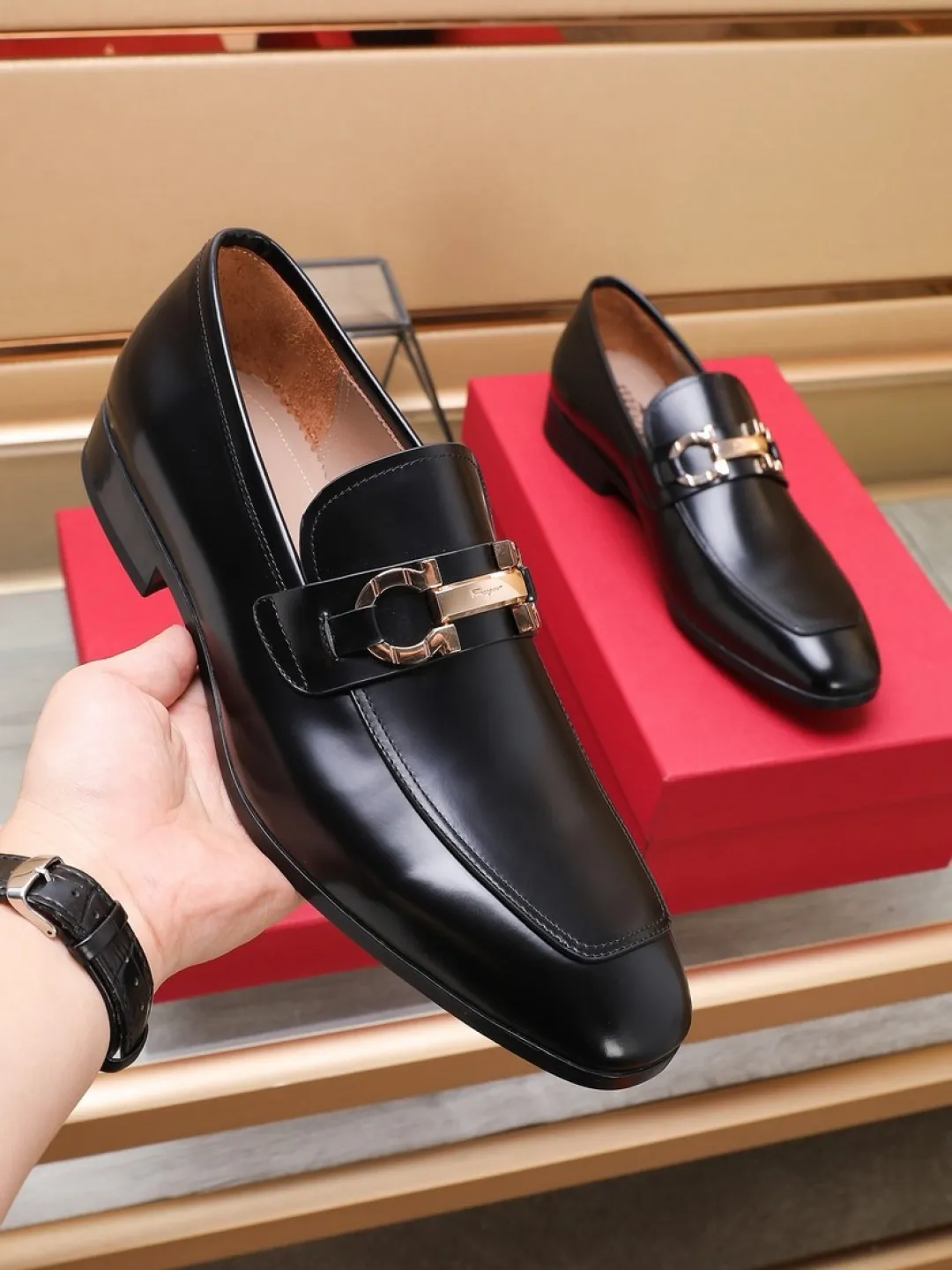 P620💰🔥《Ferragamo》👏Latest • High-end top brand luxury ~ purchasing agency, top quality ~. New fashionable business men's shoes🔜The uppers are made of original open-edge beaded cowhide➕cowhide·lining, with fine workmanship. The original stylish and soft combination wear-resistant and non-slip outsole is light and comfortable on the feet. The real thing looks better in real life. Size: 38/45